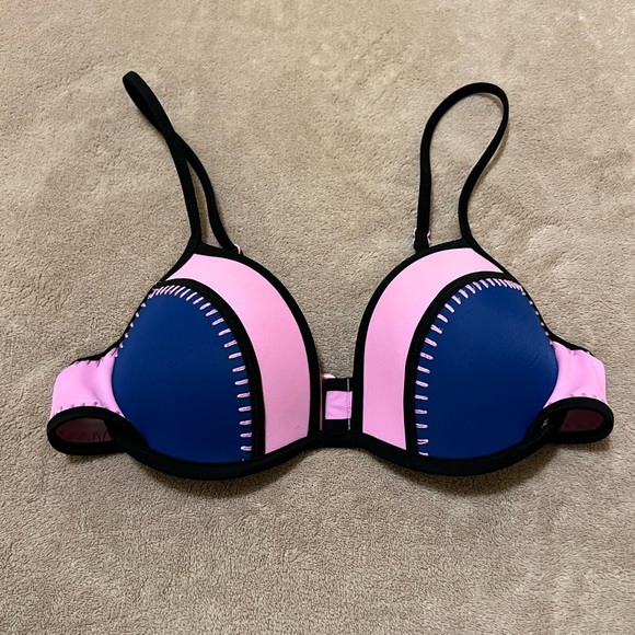 Victoria’s Secret The Fabulous Push-up Crochet Bikini Swim Top Sz 32C - Picture 1 of 12